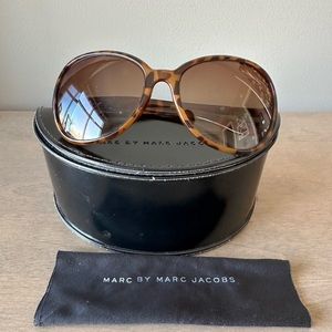 Marc Jacobs oversized tortoise sunglasses